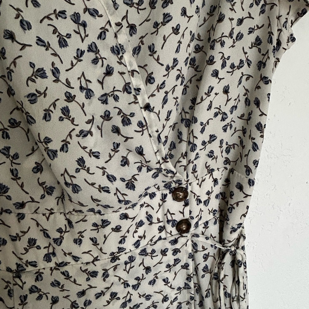Sienna Sky White and Blue Flutter Sleeve Midi Sundress - Picture 2 of 5